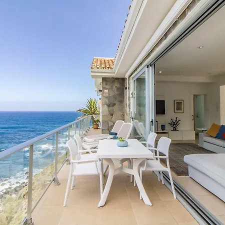 Villa Superior In Front Of The Sea